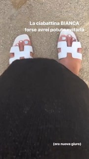 Carlotta Ferlito feet photo thumbnail