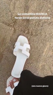 Carlotta Ferlito feet photo thumbnail