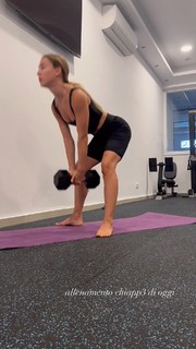 Carlotta Ferlito feet photo thumbnail