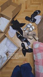 Carlotta Ferlito feet photo thumbnail