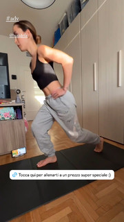 Carlotta Ferlito feet photo thumbnail