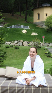 Carlotta Ferlito feet photo thumbnail