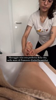 Carlotta Ferlito feet photo thumbnail