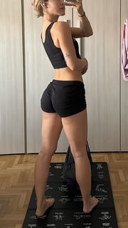 Carlotta Ferlito feet photo thumbnail