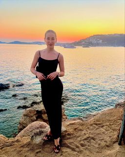 Carlotta Ferlito feet photo thumbnail