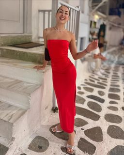 Carlotta Ferlito feet photo thumbnail