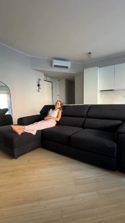 Carlotta Ferlito feet photo thumbnail