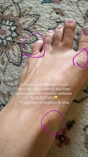 Carlotta Ferlito feet photo thumbnail