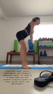 Carlotta Ferlito feet photo thumbnail