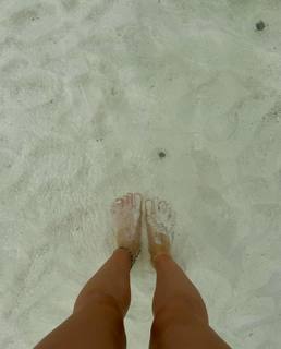 Carlotta Ferlito feet photo thumbnail
