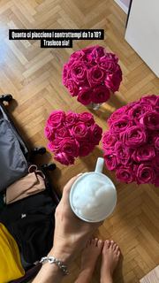 Carlotta Ferlito feet photo thumbnail