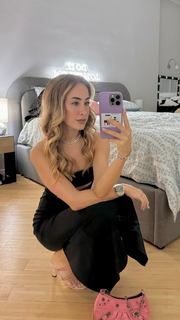 Carlotta Ferlito feet photo thumbnail