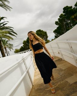 Carlotta Ferlito feet photo thumbnail