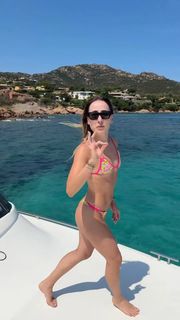 Carlotta Ferlito feet photo thumbnail