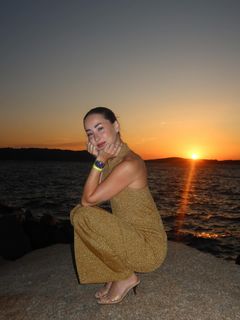 Carlotta Ferlito feet photo thumbnail