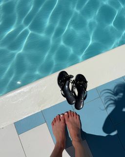 Carlotta Ferlito feet photo 7