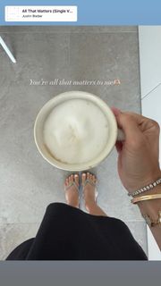 Carlotta Ferlito feet photo 12