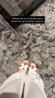 Carlotta Ferlito feet photo 3