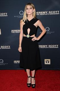 Carlson Young feet photo thumbnail
