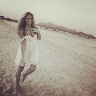 Carly Baker feet photo 11