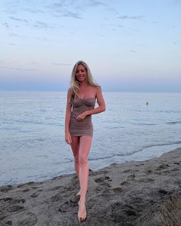 Carly Baker feet photo 7