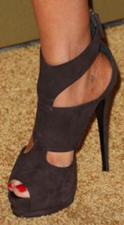 Carly Chaikin feet photo thumbnail