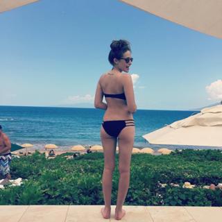 Carly Chaikin feet photo thumbnail