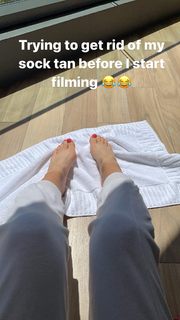 Carly Chaikin feet photo thumbnail