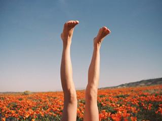 Carly Foulkes feet photo thumbnail