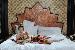 Carly Foulkes feet photo thumbnail