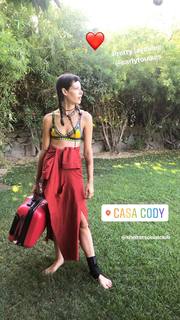 Carly Foulkes feet photo thumbnail