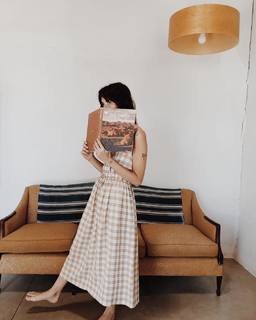 Carly Foulkes feet photo thumbnail