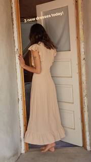 Carly Foulkes feet photo thumbnail