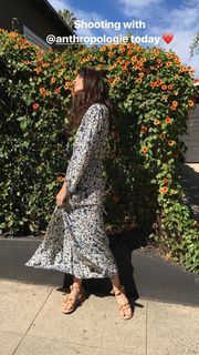 Carly Foulkes feet photo thumbnail