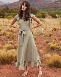 Carly Foulkes feet photo thumbnail