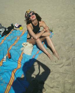 Carly Foulkes feet photo thumbnail