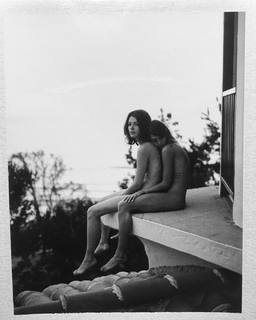 Carly Foulkes feet photo thumbnail