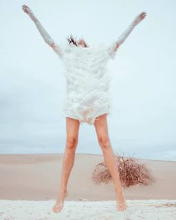 Carly Foulkes feet photo thumbnail