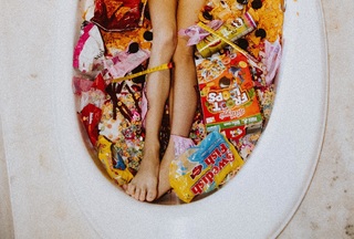 Carly Foulkes feet photo thumbnail