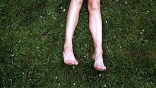 Carly Foulkes feet photo thumbnail