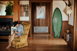 Carly Foulkes feet photo thumbnail