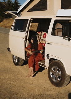 Carly Foulkes feet photo thumbnail