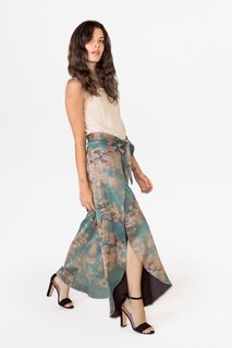 Carly Foulkes feet photo thumbnail