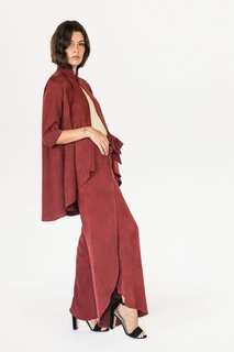 Carly Foulkes feet photo thumbnail