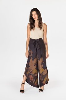 Carly Foulkes feet photo thumbnail