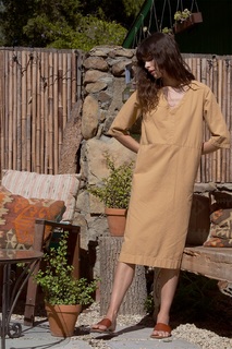 Carly Foulkes feet photo thumbnail