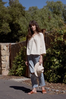 Carly Foulkes feet photo thumbnail