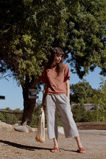 Carly Foulkes feet photo thumbnail