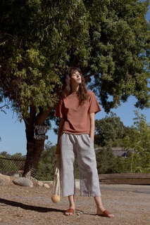 Carly Foulkes feet photo thumbnail