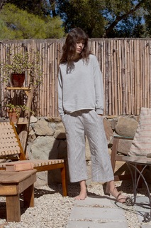 Carly Foulkes feet photo thumbnail